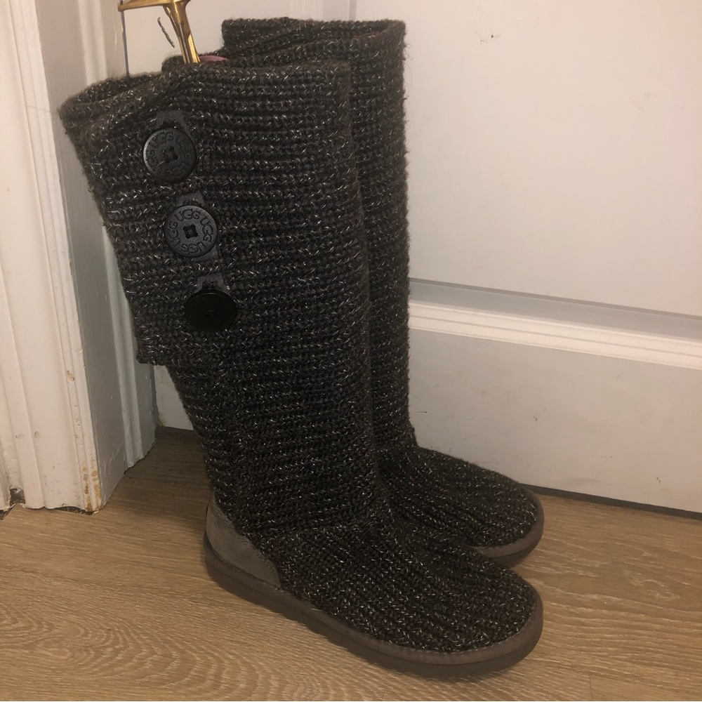 Ugg ladies knitted boots size 7